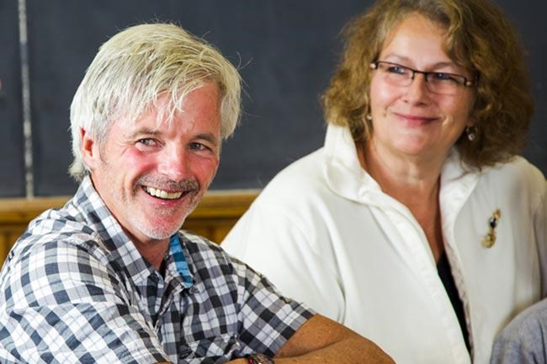 Mann und Frau in einer Beratungsstelle